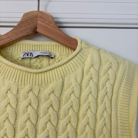 Zara Women’s Cropped Butter Yellow Cable Knit Sleeveless Sweater Vest Tank Top S - Picture 2 of 9